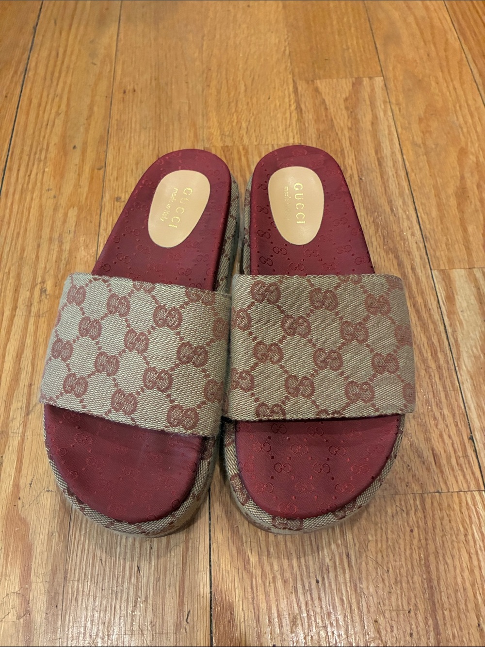 Gucci Beige Monogram Canvas Slides with Burgundy Footbed